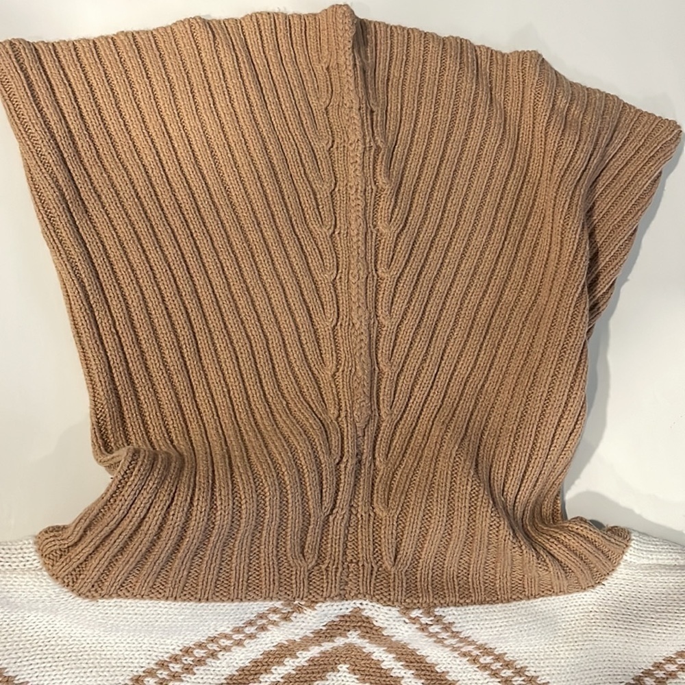 NWT Ricki's Chunky Knit Poncho with Cowl Neck in Tan/White Women's Size … - Picture 5 of 5